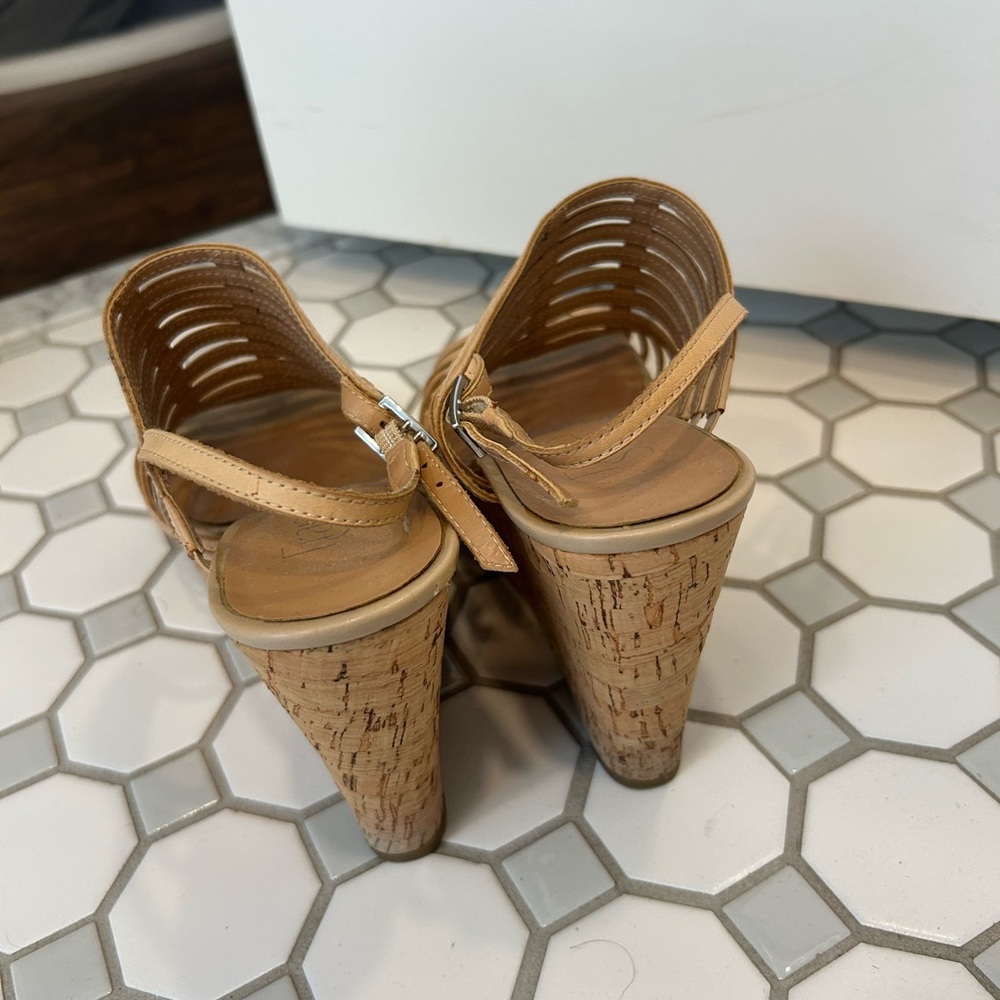 Franco Sarto Tan Wedge Sandals - Picture 5 of 8